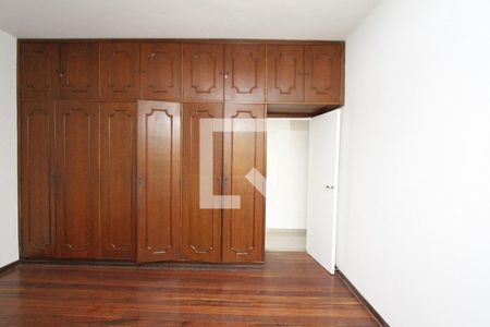 Quarto 1 - Suíte de casa para alugar com 4 quartos, 250m² em Coração Eucarístico, Belo Horizonte