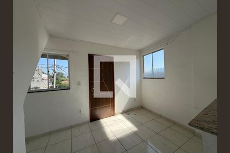 Sala de kitnet/studio para alugar com 2 quartos, 60m² em Tanque, Rio de Janeiro