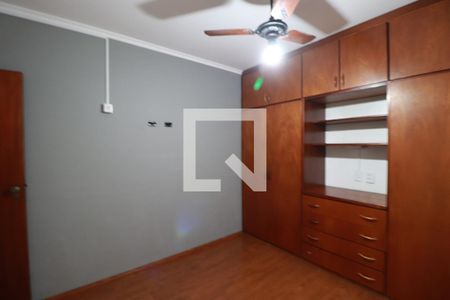 Quarto 1 de apartamento para alugar com 2 quartos, 54m² em Parque dos Bandeirantes, Ribeirão Preto
