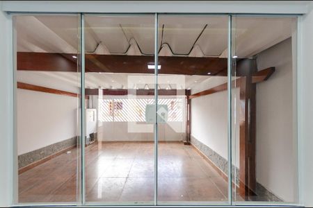 Sala - Janela de casa à venda com 3 quartos, 180m² em Chácara São João, São Paulo