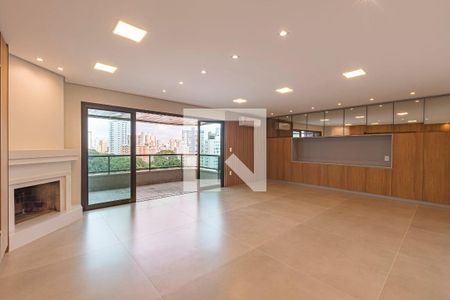 Apartamento à venda com 3 quartos, 200m² em Cambuí, Campinas