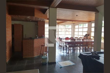 Casa à venda com 4 quartos, 570m² em Vila Irmaos Arnoni, São Paulo