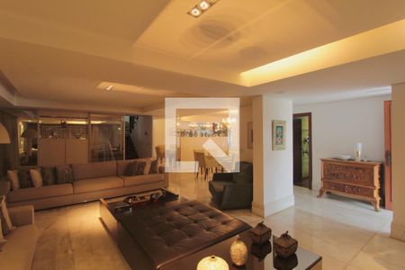 Sala de Estar de casa para alugar com 4 quartos, 600m² em São Luiz, Belo Horizonte