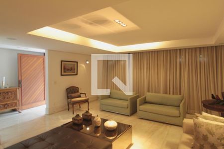 Sala de Estar de casa para alugar com 4 quartos, 600m² em São Luiz, Belo Horizonte