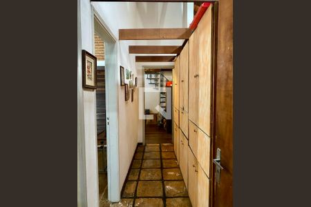 Corredor - Quartos de casa de condomínio à venda com 3 quartos, 167m² em Vila Irmaos Arnoni, São Paulo
