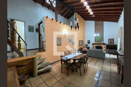 Sala de casa de condomínio à venda com 3 quartos, 167m² em Vila Irmaos Arnoni, São Paulo