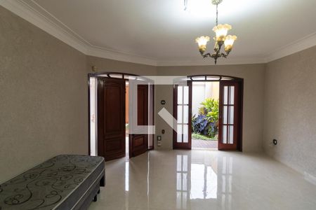 Sala 01 de casa para alugar com 5 quartos, 480m² em Jardim das Bandeiras, Campinas