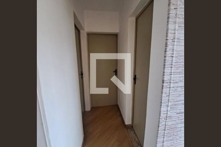 Corredor de apartamento para alugar com 2 quartos, 66m² em Quitaúna, Osasco