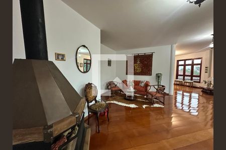 Sala de casa de condomínio para alugar com 3 quartos, 571m² em Morada dos Pinheiros (aldeia da Serra), Barueri