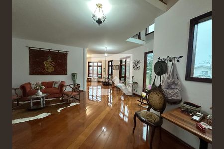 Sala de casa de condomínio para alugar com 3 quartos, 571m² em Morada dos Pinheiros (aldeia da Serra), Barueri