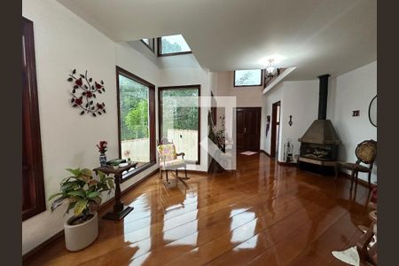 Sala de casa de condomínio para alugar com 3 quartos, 571m² em Morada dos Pinheiros (aldeia da Serra), Barueri