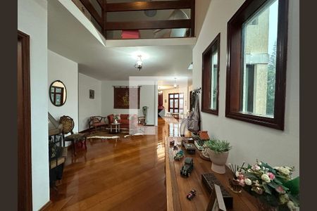 Sala de casa de condomínio para alugar com 3 quartos, 571m² em Morada dos Pinheiros (aldeia da Serra), Barueri