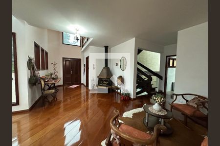 Sala de casa de condomínio para alugar com 3 quartos, 571m² em Morada dos Pinheiros (aldeia da Serra), Barueri