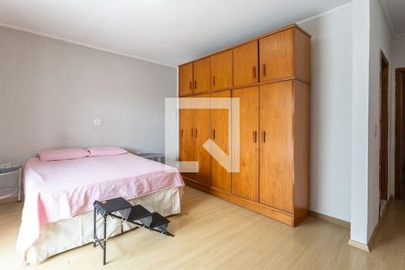 Quarto de casa à venda com 4 quartos, 180m² em Campo Limpo, São Paulo