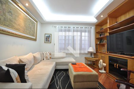 Sala de  TV de casa de condomínio à venda com 4 quartos, 320m² em Vila Albertina, São Paulo