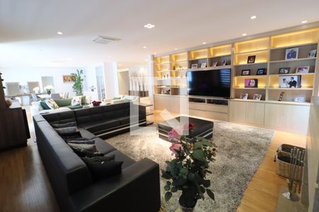 Sala de casa de condomínio à venda com 4 quartos, 750m² em Umuarama, Osasco