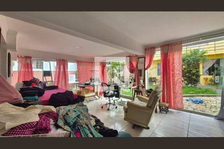 Casa à venda com 4 quartos, 246m² em Vila Adalgisa, São Paulo