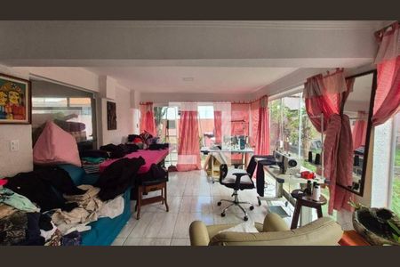 Casa à venda com 4 quartos, 246m² em Vila Adalgisa, São Paulo