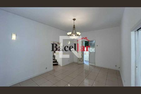 Casa à venda com 8 quartos, 451m² em Vila Isabel, Rio de Janeiro