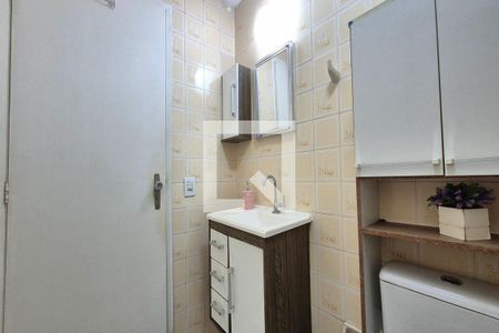 Banheiro de kitnet/studio para alugar com 1 quarto, 39m² em Centro, Campinas