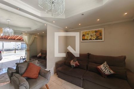 Sala de Estar de casa para alugar com 2 quartos, 110m² em Jardim Santa Lúcia, Campinas