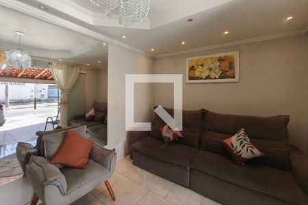 Sala de Estar de casa para alugar com 2 quartos, 110m² em Jardim Santa Lúcia, Campinas