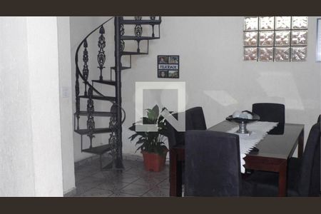 Casa à venda com 3 quartos, 130m² em Jardim das Laranjeiras, São Paulo