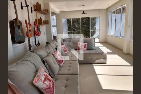 Casa à venda com 4 quartos, 350m² em Vila Irmaos Arnoni, São Paulo