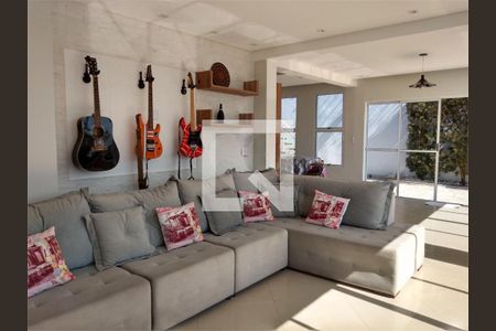 Casa à venda com 4 quartos, 350m² em Vila Irmaos Arnoni, São Paulo