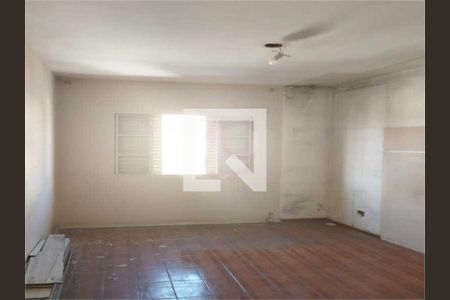 Casa à venda com 3 quartos, 200m² em Vila Carbone, São Paulo