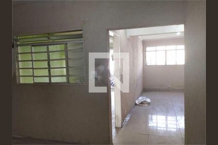 Casa à venda com 3 quartos, 200m² em Vila Carbone, São Paulo