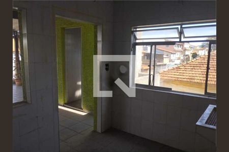Casa à venda com 3 quartos, 200m² em Vila Carbone, São Paulo