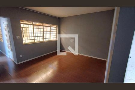 Casa à venda com 8 quartos, 250m² em Parque Peruche, São Paulo