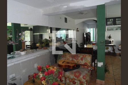 Casa à venda com 4 quartos, 300m² em Água Fria, São Paulo