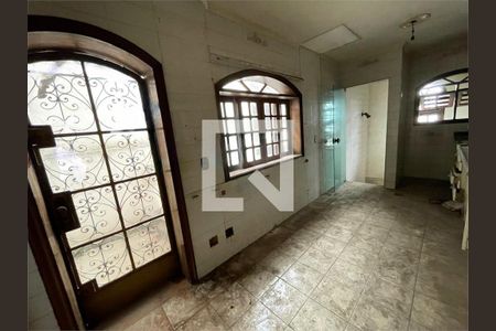 Casa à venda com 3 quartos, 253m² em Vila Rosalia, Guarulhos