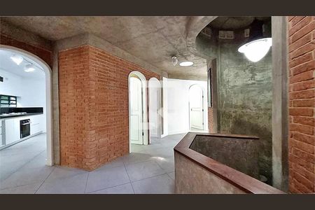 Casa à venda com 3 quartos, 430m² em Vila Albertina, São Paulo