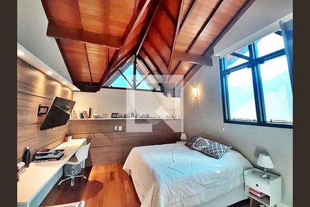 Casa à venda com 5 quartos, 335m² em Tremembé, São Paulo
