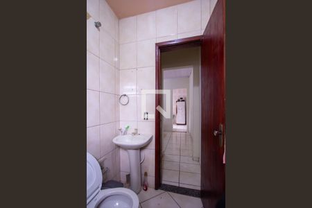Banheiro de casa para alugar com 1 quarto, 40m² em Laranjal, São Gonçalo