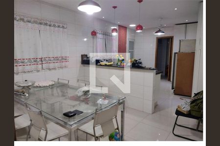 Casa à venda com 3 quartos, 140m² em Jardim Marisa, São Paulo