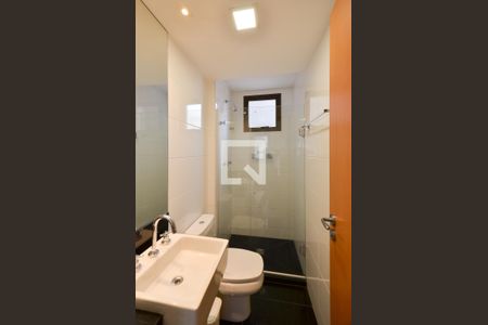 Banheiro suite de apartamento para alugar com 2 quartos, 65m² em Carmo, Belo Horizonte