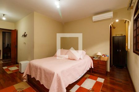 Suíte de casa à venda com 3 quartos, 230m² em Jardim Virginia Bianca, São Paulo