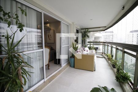 Varanda de apartamento à venda com 4 quartos, 150m² em Barra Olímpica, Rio de Janeiro