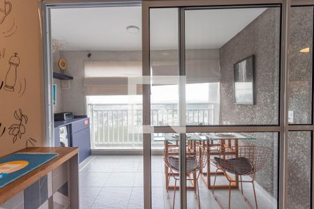 Varanda da sala  de apartamento à venda com 2 quartos, 43m² em Conceição, Diadema