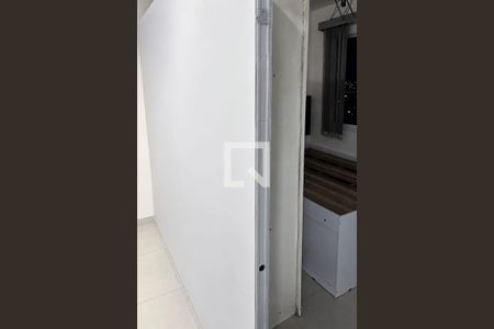 Corredor de apartamento para alugar com 1 quarto, 36m² em Vila Campanela, São Paulo