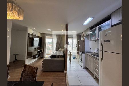 Sala/Cozinha de apartamento para alugar com 2 quartos, 61m² em Km 18, Osasco