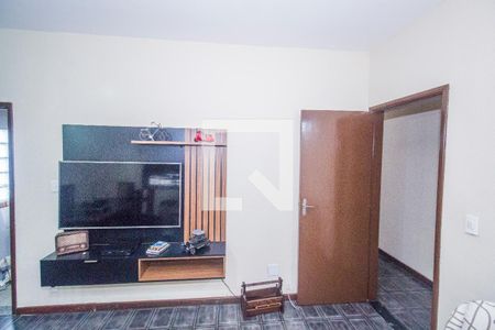 Sala de casa para alugar com 3 quartos, 360m² em Vila Valqueire, Rio de Janeiro