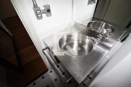 Lavabo de apartamento para alugar com 1 quarto, 110m² em Itaim Bibi, São Paulo
