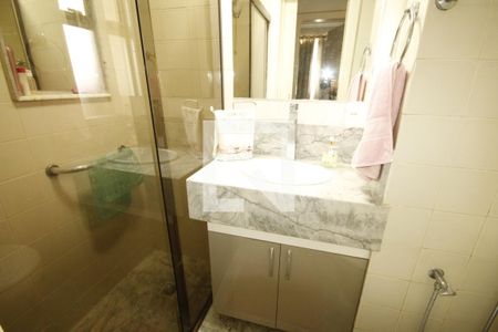 banheiro 1 de apartamento para alugar com 3 quartos, 78m² em União, Belo Horizonte