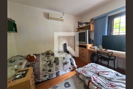 Casa à venda com 3 quartos, 236m² em Jaraguá, São Paulo