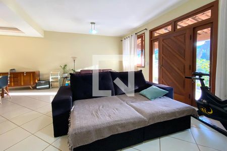 Sala de casa de condomínio à venda com 3 quartos, 300m² em Vila do Ouro, Nova Lima